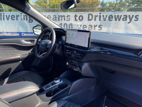 Used 2024 Ford Escape ST-Line Elite w/ Premium Technology Package image 21