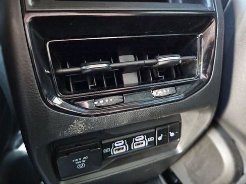 Used 2024 Jeep Grand Cherokee Limited image 28