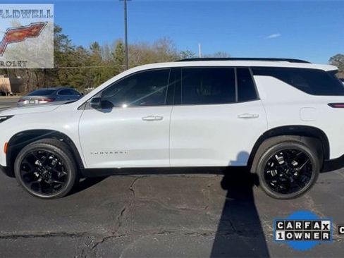 Certified 2026 Chevrolet Traverse RS w/ LPO, Floor Liner Package image 5