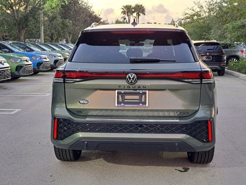 New 2026 Volkswagen Tiguan SE R-Line FWD image 4