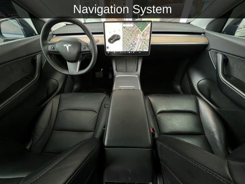 Used 2022 Tesla Model Y Long Range image 2