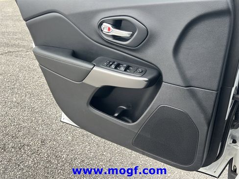 Used 2021 Jeep Cherokee Latitude image 17