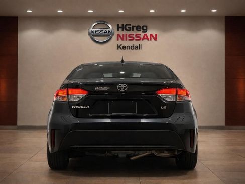 Used 2022 Toyota Corolla LE image 6