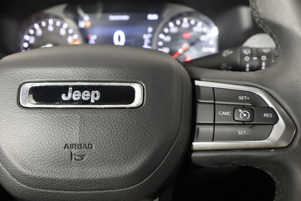 Used 2024 Jeep Compass Latitude AWD/4WD image 10