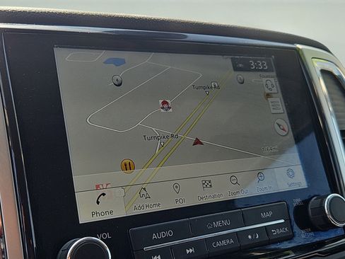 Used 2021 Nissan Titan SV w/ SV Convenience Package image 9