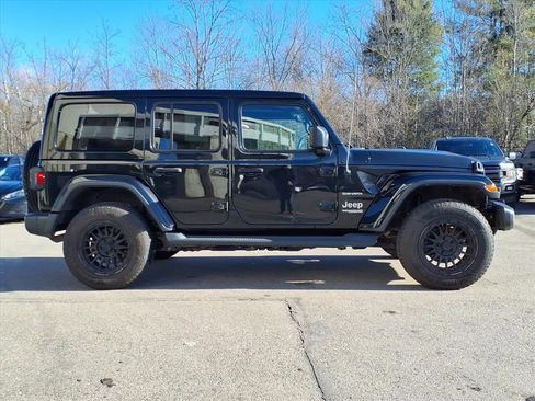 Used 2020 Jeep Wrangler Unlimited Sahara image 7
