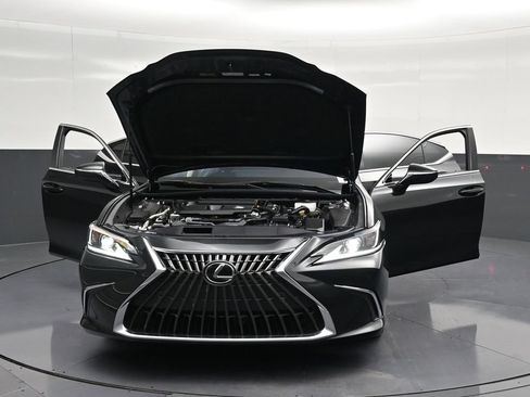 Used 2025 Lexus ES 300h w/ Premium Package FWD image 42