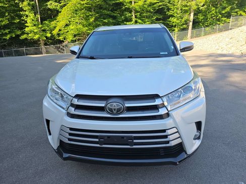 Used 2018 Toyota Highlander XLE w/ Protection Package #3 AWD/4WD image 8