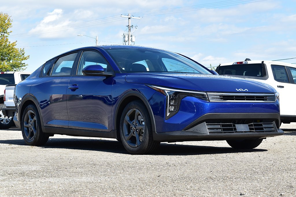 Used 2025 Kia K4 FWD image 3