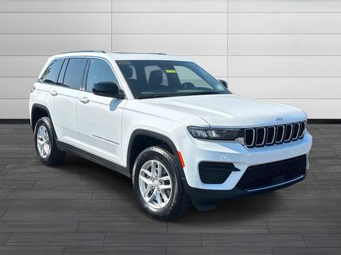 New 2026 Jeep Grand Cherokee Laredo X AWD/4WD image 2