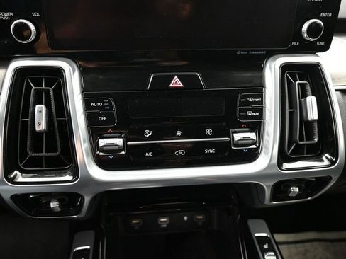 Used 2021 Kia Sorento SX AWD/4WD image 18