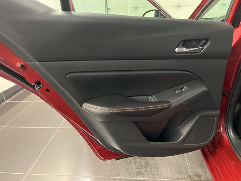 Used 2021 Nissan Altima 2.5 SR w/ SR Premium Package image 32