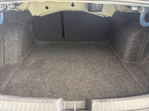 Used 2025 Volkswagen Jetta SE image 13