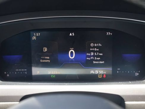 Used 2023 Volkswagen Tiguan SE w/ Panoramic Sunroof Package FWD image 18