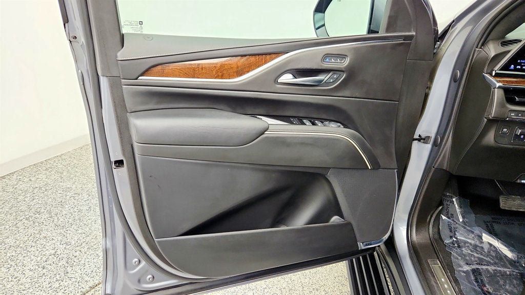 Used 2021 Cadillac Escalade ESV Sport Platinum AWD/4WD image 10