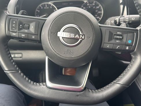 Used 2025 Nissan Pathfinder SV AWD/4WD image 12