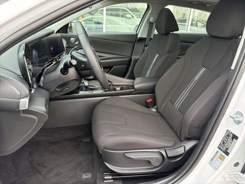 Certified 2024 Hyundai Elantra SEL w/ Convenience Package image 11