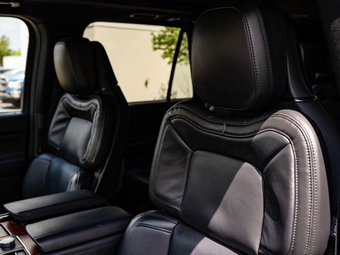 Used 2024 Lincoln Navigator Reserve AWD/4WD image 25