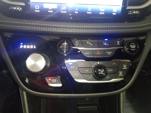 New 2026 Chrysler Pacifica Limited w/ S Appearance Package image 7