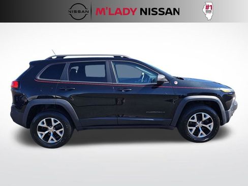 Used 2015 Jeep Cherokee Trailhawk image 5