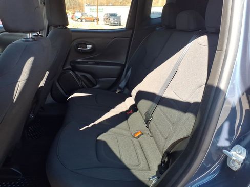 Used 2022 Jeep Renegade Latitude image 8