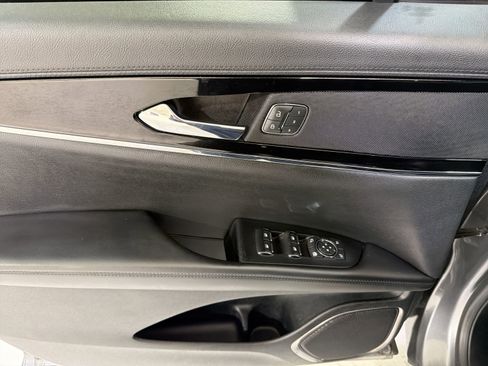 Used 2022 Lincoln Nautilus FWD w/ Premium Package image 12