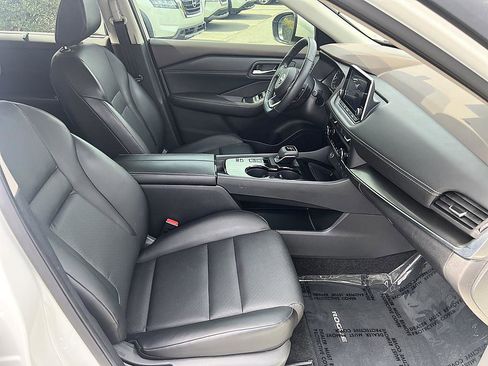 Certified 2023 Nissan Rogue SV w/ SV Premium B Package image 17