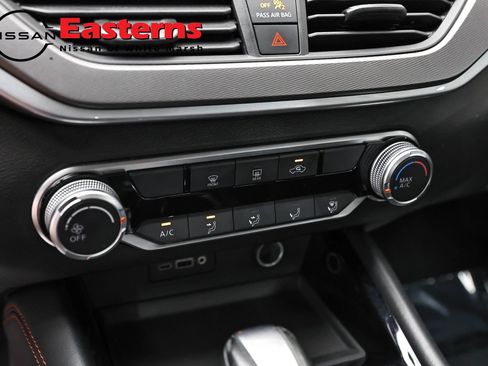 Used 2025 Nissan Altima 2.5 SR FWD image 19