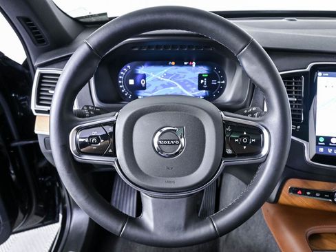 Used 2024 Volvo XC90 T8 Plus w/ Protection Package Premier AWD/4WD image 8