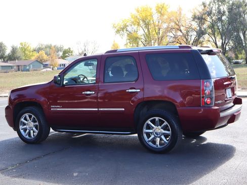 Used 2011 GMC Yukon Denali image 8