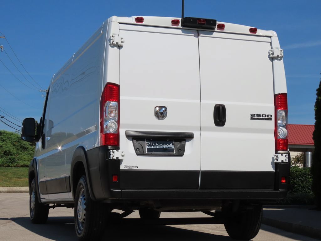 Used 2025 RAM ProMaster 2500 w/ Convenience Group FWD image 11