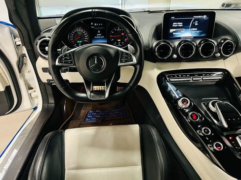 Used 2017 Mercedes-Benz AMG GT S image 27