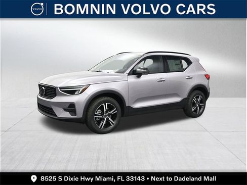 New 2026 Volvo XC40 B5 Core AWD/4WD image 1