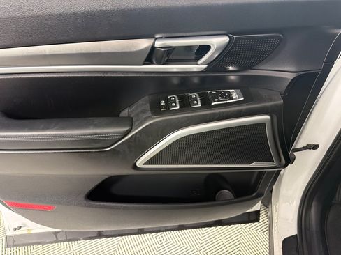 Used 2020 Kia Telluride LX FWD image 11