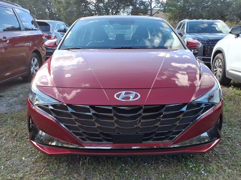 Used 2022 Hyundai Elantra Limited image 2