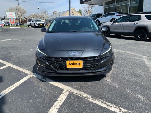 Used 2023 Hyundai Elantra SEL w/ Convenience Package image 2