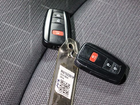 Certified 2024 Toyota RAV4 XLE AWD/4WD image 29