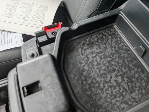 Used 2018 Jeep Wrangler Sport S image 30