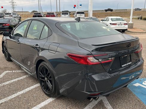 Used 2026 Toyota Camry SE image 5