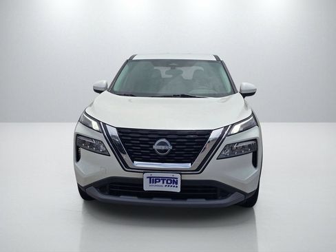 Used 2023 Nissan Rogue SV FWD image 2