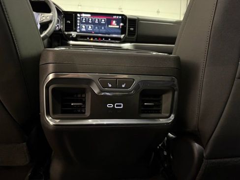 New 2026 GMC Sierra 1500 SLT image 26