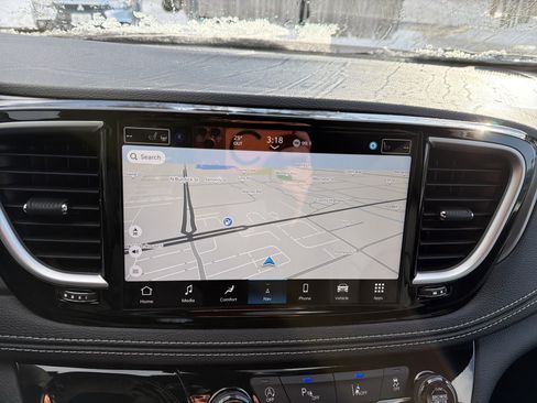 New 2026 Chrysler Pacifica Select image 18