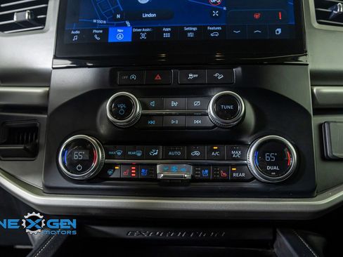 Used 2024 Ford Expedition XLT image 20