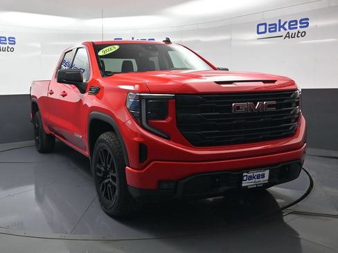 Used 2023 GMC Sierra 1500 Elevation AWD/4WD image 2