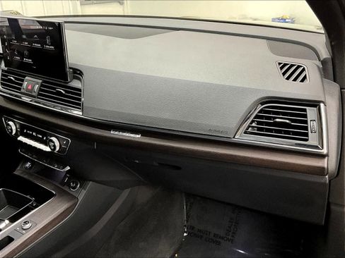 Used 2023 Audi Q5 2.0T Premium w/ Convenience Package AWD/4WD image 18