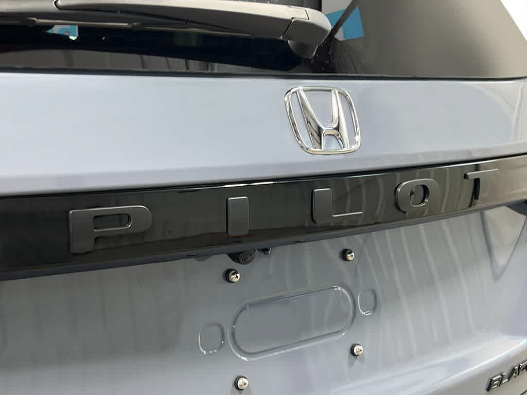 New 2026 Honda Pilot Black Edition image 7