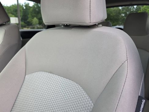 Used 2025 Kia Soul LX w/ LX Technology Package FWD image 25