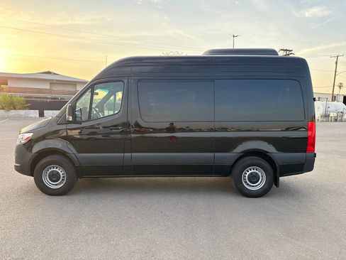 Used 2025 Mercedes-Benz Sprinter 2500 image 5