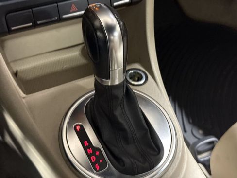 Used 2013 Volkswagen Beetle Turbo 60's Edition FWD image 16