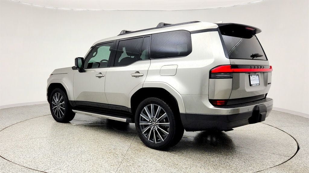 Used 2024 Lexus GX 550 w/ Cold Area Package AWD/4WD image 7